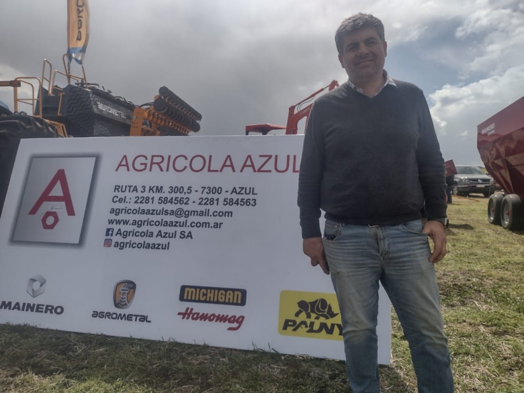 En la Fiesta del Chacarero, Agrícola Azul SA se presentó con maquinaria