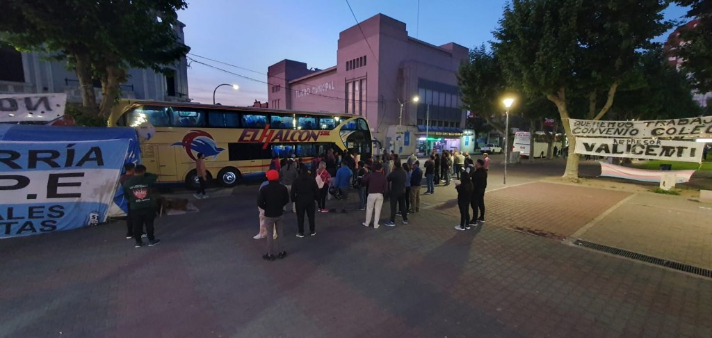 Partió hacia Mar del Plata la delegación a las finales de los Bonaerenses 