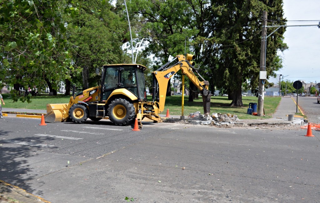 Iniciaron obras de reparación de veredas y sumideros en Brown y Necochea