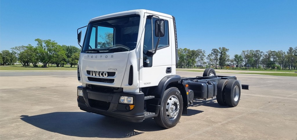 Iveco cierra el 2021 fabricando el Camión de 15 Toneladas