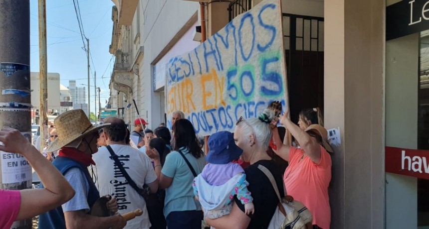 Comunidades de Escuelas Especiales se manifestaron en contra de un egreso compulsivo de las instituciones