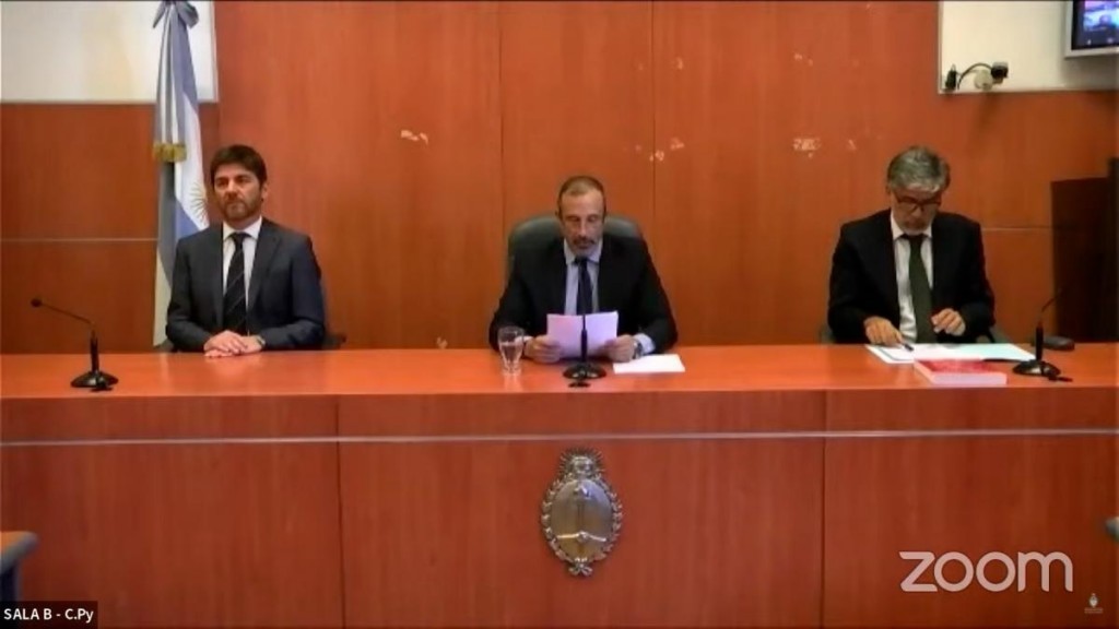 El TOF 2 condenó a la vicepresidenta Cristina Kirchner a seis años de prisión