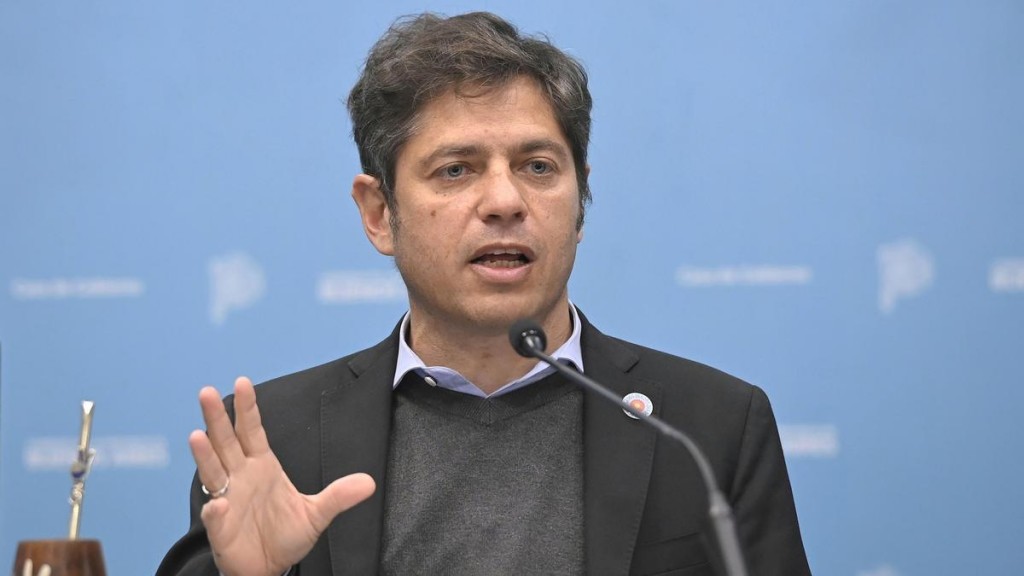 Kicillof criticó los recortes del PAMI y dijo que creció 30% la demanda en hospitales públicos