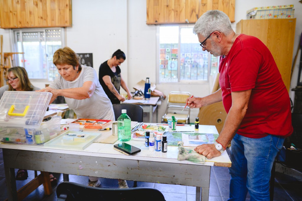 La Escuela Municipal de Artes Plásticas de Sierras Bayas presenta “Paseo”