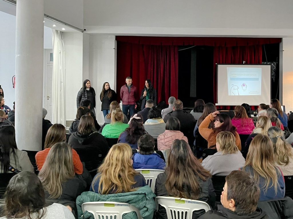 Unas mil personas fueron capacitadas en el Programa Municipal para el abordaje con Niñeces, Adolescencias y Familias