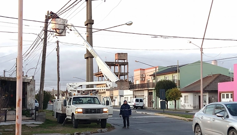 Reponen electricidad en algunas zonas pero aún hay sectores de la planta urbana y la zona rural sin servicio