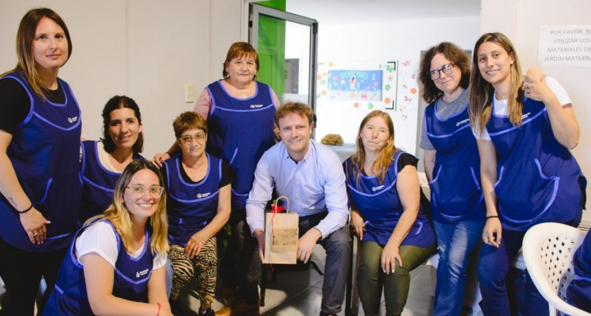 Wesner compartió un almuerzo con más de 100 trabajadoras de jardines maternales