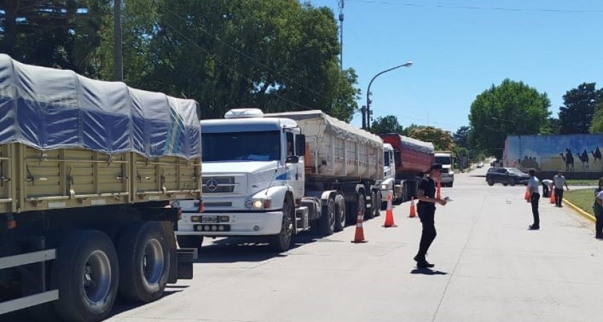 Importante operativo de control de carga en Sierras Bayas