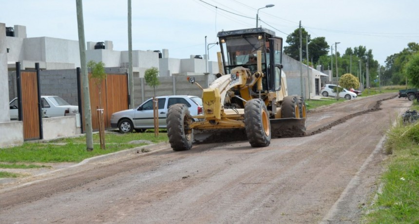 Realizan mantenimiento de calles en la zona de Palos de Colores y Pikelado