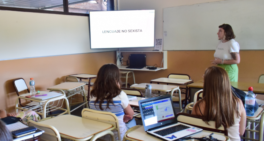 FACSO: nueve estudiantes de Periodismo y Comunicación Social culminaron sus estudios en 2024